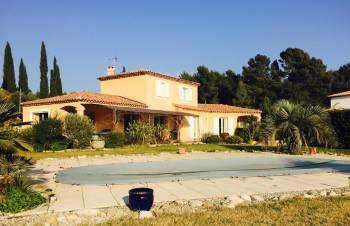 villa avec piscine, de 180m², au Beausset